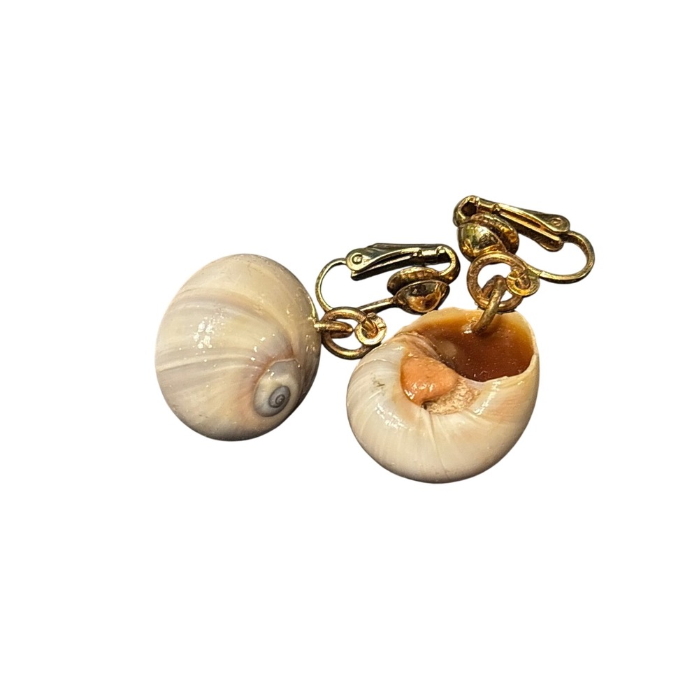 Vintage Moon Shell Clip On Earrings‎ Gold Tone Coastal Beachcore Statement Jewel
